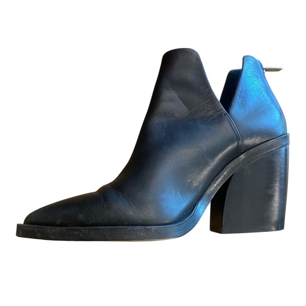 Vince Camuto Women's Gigietta Black Leather Ankle Boots 3.5 heel Size 7